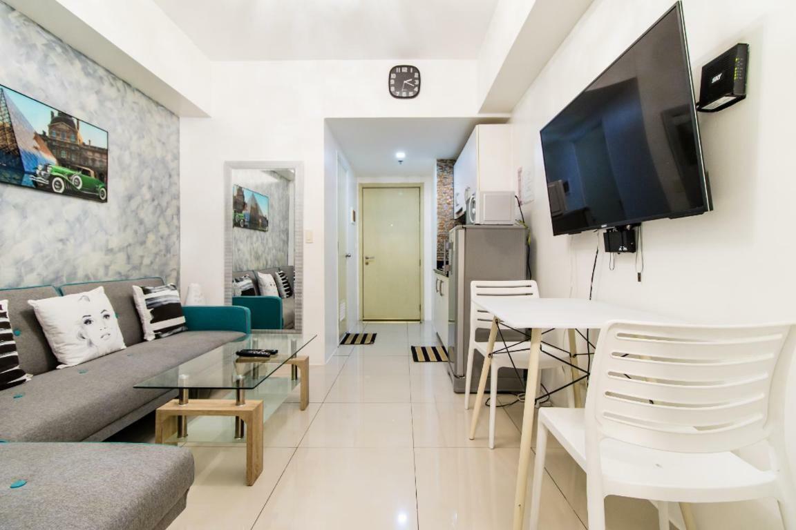 Snapz Staycation @ Jazz Residences Apartment Manila